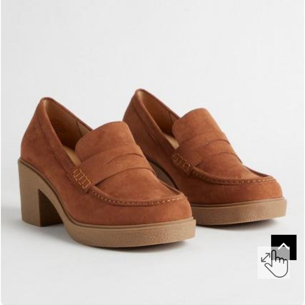 Heeled loafer
